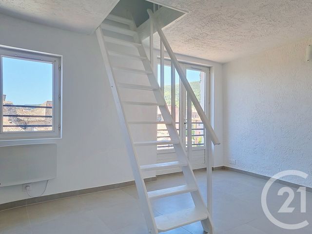 Appartement F2 &agrave; louer - 2 pi&egrave;ces - 26 m2 - Draguignan - 83 - PROVENCE-ALPES-COTE-D-AZUR