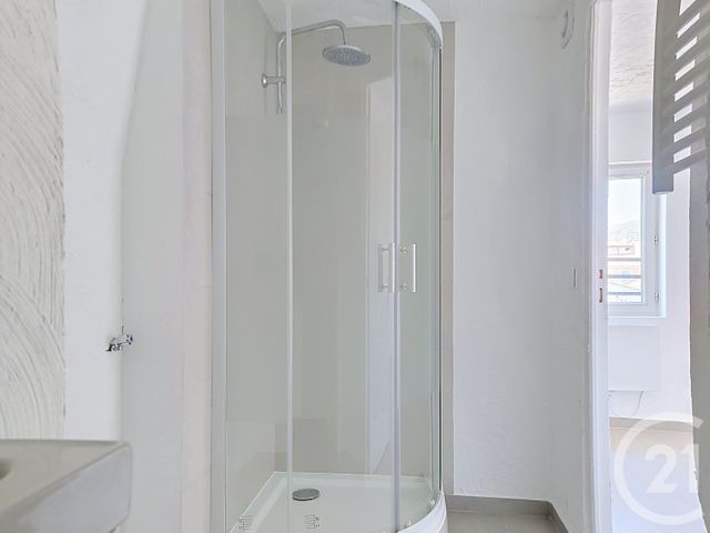 Appartement F2 &agrave; louer - 2 pi&egrave;ces - 26 m2 - Draguignan - 83 - PROVENCE-ALPES-COTE-D-AZUR