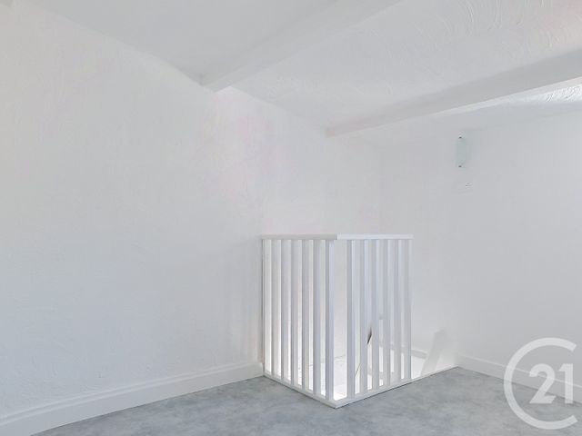Appartement F2 &agrave; louer - 2 pi&egrave;ces - 26 m2 - Draguignan - 83 - PROVENCE-ALPES-COTE-D-AZUR