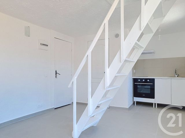 Appartement F2 &agrave; louer - 2 pi&egrave;ces - 26 m2 - Draguignan - 83 - PROVENCE-ALPES-COTE-D-AZUR
