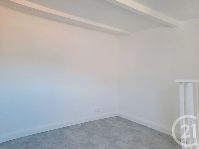 Appartement F2 &agrave; louer - 2 pi&egrave;ces - 26 m2 - Draguignan - 83 - PROVENCE-ALPES-COTE-D-AZUR