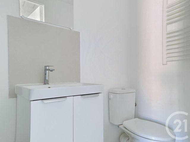 Appartement F1 bis &agrave; louer - 2 pi&egrave;ces - 25,97 m2 - Draguignan - 83 - PROVENCE-ALPES-COTE-D-AZUR