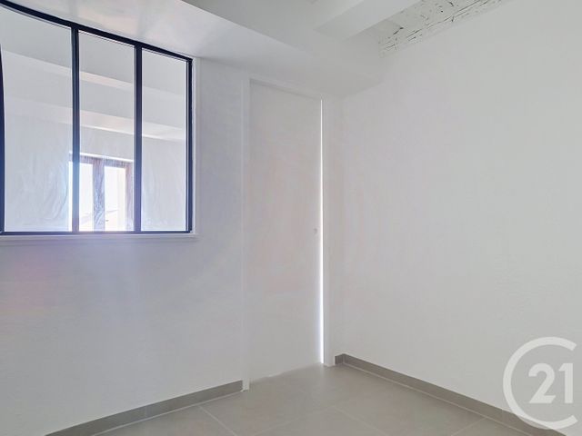 Appartement F1 bis &agrave; louer - 2 pi&egrave;ces - 25,97 m2 - Draguignan - 83 - PROVENCE-ALPES-COTE-D-AZUR