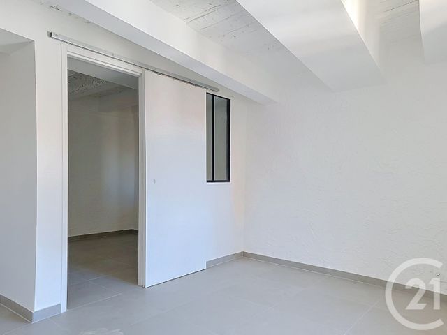 Appartement F1 bis &agrave; louer - 2 pi&egrave;ces - 25,97 m2 - Draguignan - 83 - PROVENCE-ALPES-COTE-D-AZUR