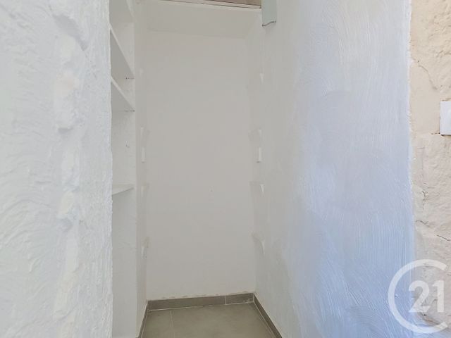Appartement F1 &agrave; louer - 1 pi&egrave;ce - 17,07 m2 - Draguignan - 83 - PROVENCE-ALPES-COTE-D-AZUR