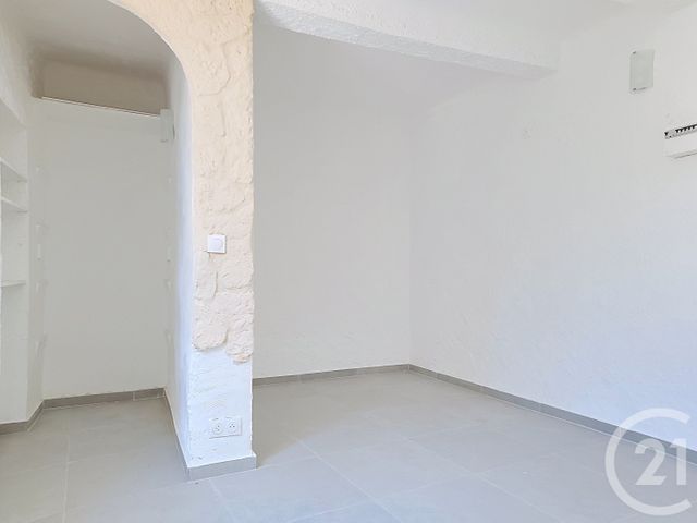 Appartement F1 &agrave; louer - 1 pi&egrave;ce - 17,07 m2 - Draguignan - 83 - PROVENCE-ALPES-COTE-D-AZUR