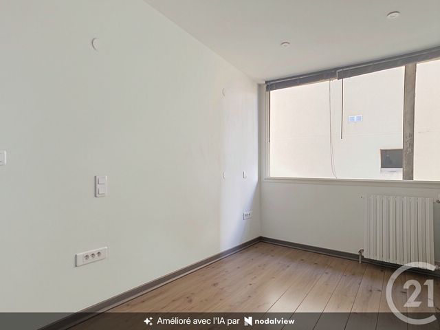 Appartement F3 &agrave; louer - 3 pi&egrave;ces - 75,29 m2 - Draguignan - 83 - PROVENCE-ALPES-COTE-D-AZUR