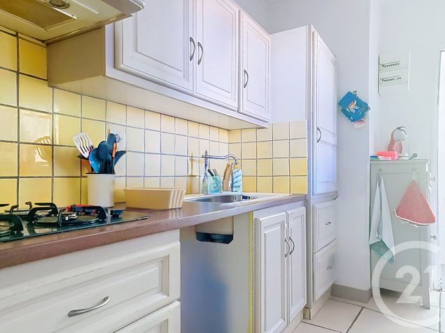 Appartement F3 &agrave; louer - 3 pi&egrave;ces - 75,29 m2 - Draguignan - 83 - PROVENCE-ALPES-COTE-D-AZUR