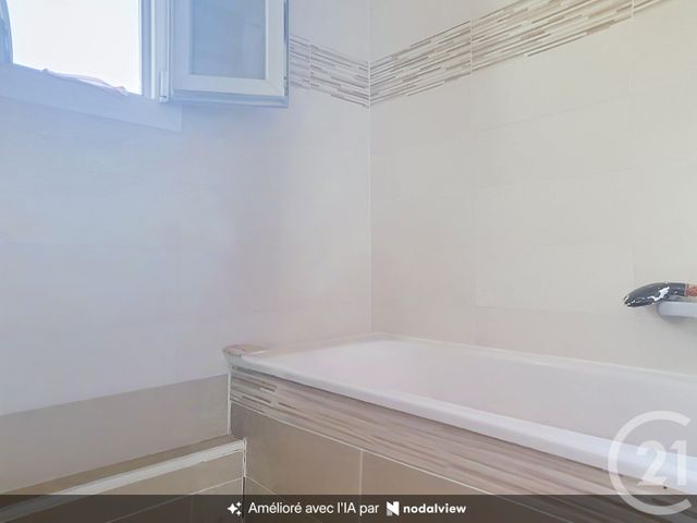 Appartement F3 &agrave; louer - 3 pi&egrave;ces - 75,29 m2 - Draguignan - 83 - PROVENCE-ALPES-COTE-D-AZUR