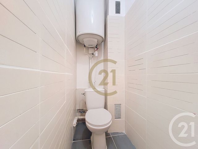 Appartement F4 &agrave; louer - 3 pi&egrave;ces - 72,09 m2 - Draguignan - 83 - PROVENCE-ALPES-COTE-D-AZUR