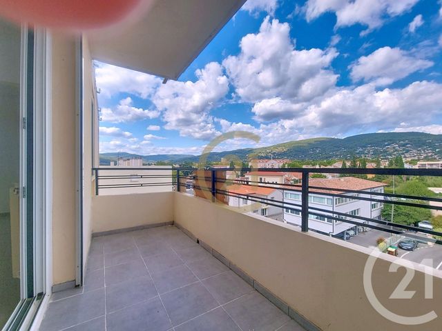 Appartement F4 &agrave; louer - 3 pi&egrave;ces - 72,09 m2 - Draguignan - 83 - PROVENCE-ALPES-COTE-D-AZUR