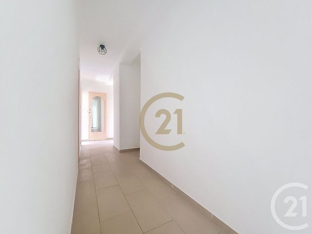 Appartement F4 &agrave; louer - 3 pi&egrave;ces - 72,09 m2 - Draguignan - 83 - PROVENCE-ALPES-COTE-D-AZUR