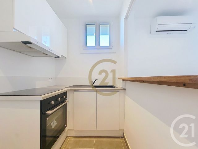 Appartement F1 &agrave; louer - 1 pi&egrave;ce - 31,75 m2 - Draguignan - 83 - PROVENCE-ALPES-COTE-D-AZUR