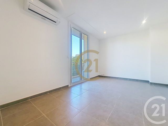 Appartement F1 &agrave; louer - 1 pi&egrave;ce - 31,75 m2 - Draguignan - 83 - PROVENCE-ALPES-COTE-D-AZUR