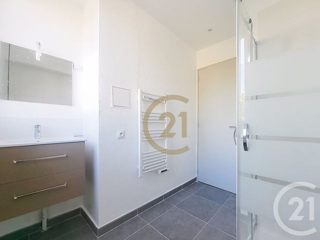 Appartement F1 &agrave; louer - 1 pi&egrave;ce - 31,75 m2 - Draguignan - 83 - PROVENCE-ALPES-COTE-D-AZUR