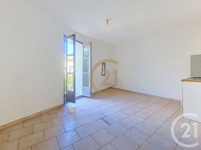 Appartement F1 &agrave; louer - 1 pi&egrave;ce - 28,51 m2 - Draguignan - 83 - PROVENCE-ALPES-COTE-D-AZUR