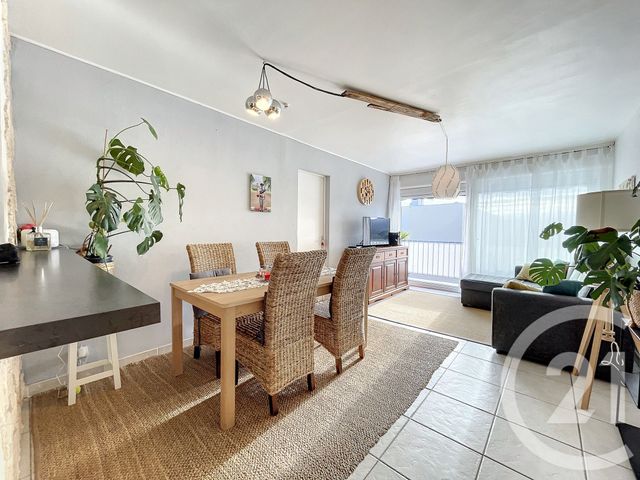 Appartement F4 &agrave; louer - 4 pi&egrave;ces - 72,85 m2 - Draguignan - 83 - PROVENCE-ALPES-COTE-D-AZUR