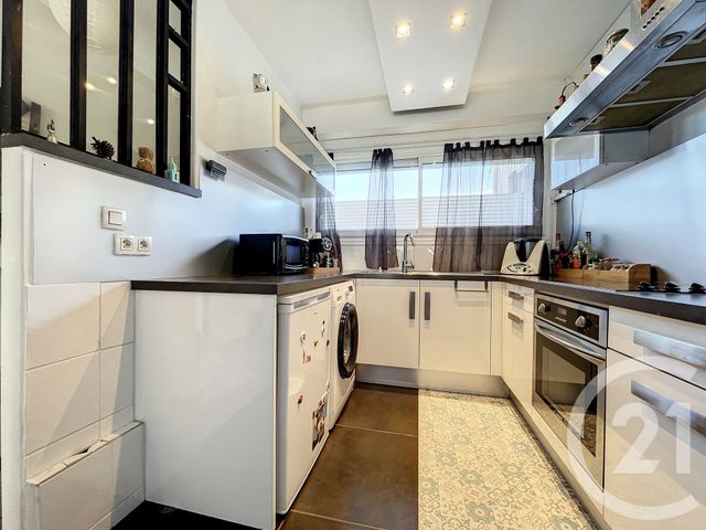 Appartement F4 &agrave; louer - 4 pi&egrave;ces - 72,85 m2 - Draguignan - 83 - PROVENCE-ALPES-COTE-D-AZUR