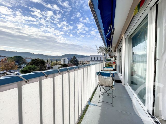 Appartement F4 &agrave; louer - 4 pi&egrave;ces - 72,85 m2 - Draguignan - 83 - PROVENCE-ALPES-COTE-D-AZUR