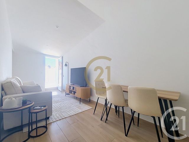 Appartement F2 &agrave; louer - 2 pi&egrave;ces - 30,17 m2 - Draguignan - 83 - PROVENCE-ALPES-COTE-D-AZUR