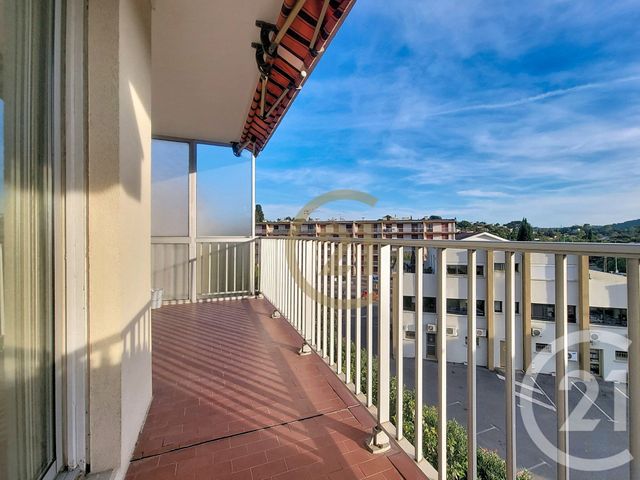 Appartement F3 &agrave; louer - 3 pi&egrave;ces - 61,55 m2 - Draguignan - 83 - PROVENCE-ALPES-COTE-D-AZUR