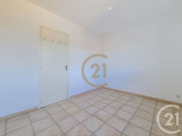 Appartement F3 &agrave; louer - 3 pi&egrave;ces - 61,55 m2 - Draguignan - 83 - PROVENCE-ALPES-COTE-D-AZUR