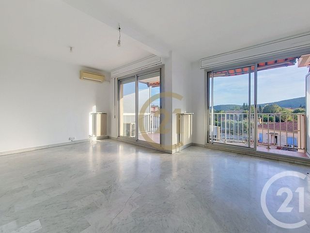 Appartement F3 &agrave; louer - 3 pi&egrave;ces - 61,55 m2 - Draguignan - 83 - PROVENCE-ALPES-COTE-D-AZUR