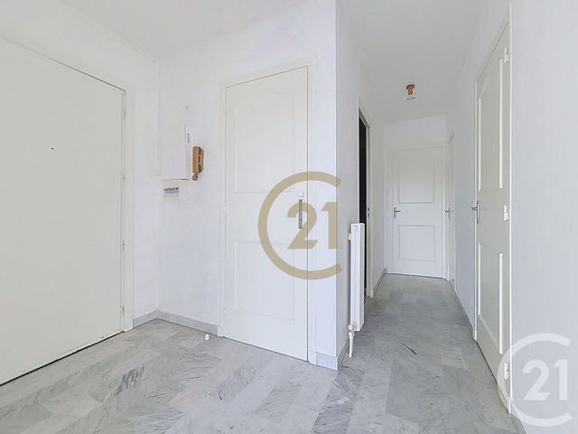 Appartement F3 &agrave; louer - 3 pi&egrave;ces - 61,55 m2 - Draguignan - 83 - PROVENCE-ALPES-COTE-D-AZUR