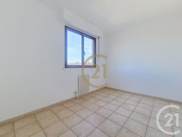 Appartement F3 &agrave; louer - 3 pi&egrave;ces - 61,55 m2 - Draguignan - 83 - PROVENCE-ALPES-COTE-D-AZUR