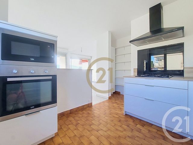 Appartement F3 &agrave; louer - 3 pi&egrave;ces - 61,55 m2 - Draguignan - 83 - PROVENCE-ALPES-COTE-D-AZUR