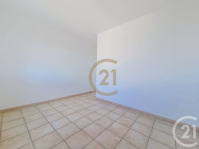 Appartement F3 &agrave; louer - 3 pi&egrave;ces - 61,55 m2 - Draguignan - 83 - PROVENCE-ALPES-COTE-D-AZUR