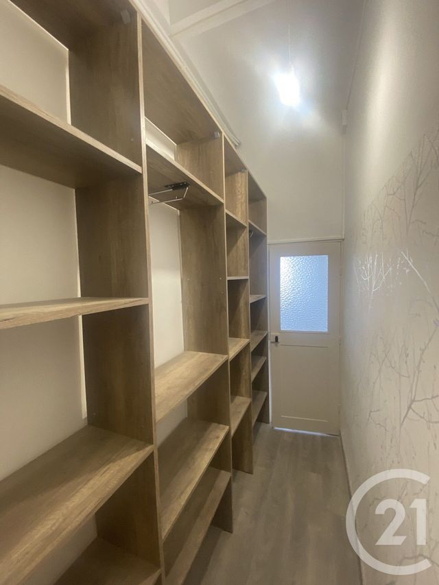 Appartement F2 &agrave; louer - 2 pi&egrave;ces - 51,85 m2 - Draguignan - 83 - PROVENCE-ALPES-COTE-D-AZUR