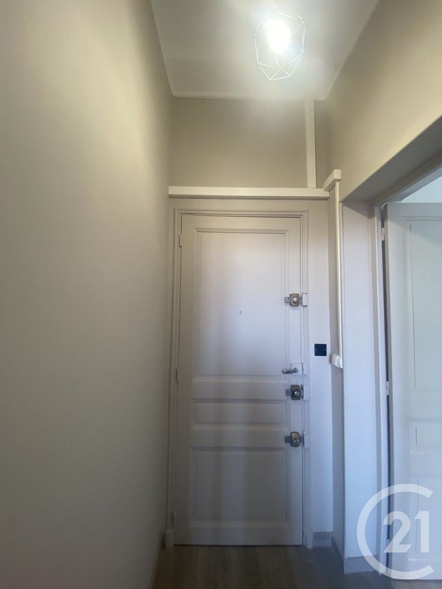 Appartement F2 &agrave; louer - 2 pi&egrave;ces - 51,85 m2 - Draguignan - 83 - PROVENCE-ALPES-COTE-D-AZUR