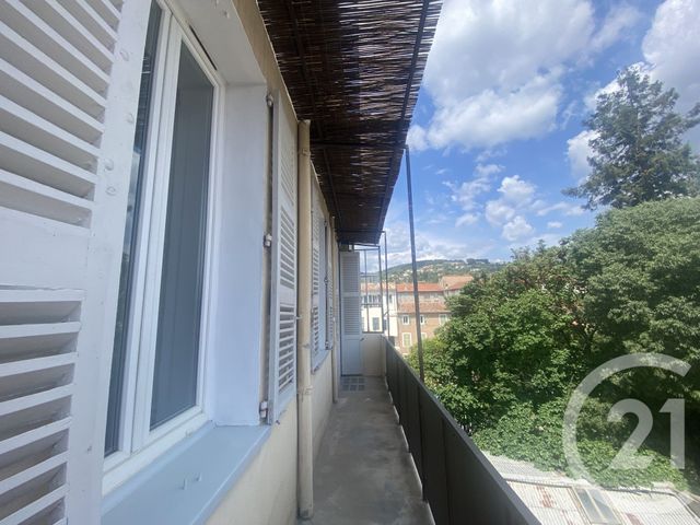 Appartement F2 &agrave; louer - 2 pi&egrave;ces - 51,85 m2 - Draguignan - 83 - PROVENCE-ALPES-COTE-D-AZUR