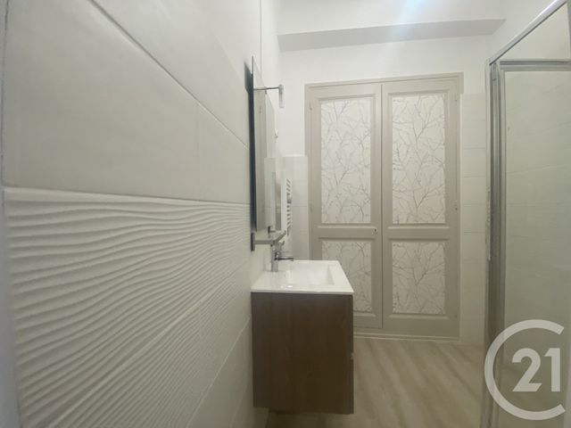 Appartement F2 &agrave; louer - 2 pi&egrave;ces - 51,85 m2 - Draguignan - 83 - PROVENCE-ALPES-COTE-D-AZUR