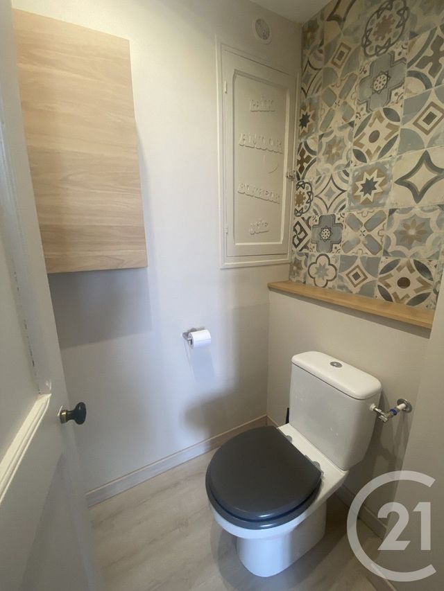 Appartement F2 &agrave; louer - 2 pi&egrave;ces - 51,85 m2 - Draguignan - 83 - PROVENCE-ALPES-COTE-D-AZUR