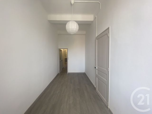 Appartement F2 &agrave; louer - 2 pi&egrave;ces - 51,85 m2 - Draguignan - 83 - PROVENCE-ALPES-COTE-D-AZUR