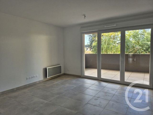 Appartement F3 &agrave; louer - 3 pi&egrave;ces - 65,50 m2 - Frejus - 83 - PROVENCE-ALPES-COTE-D-AZUR