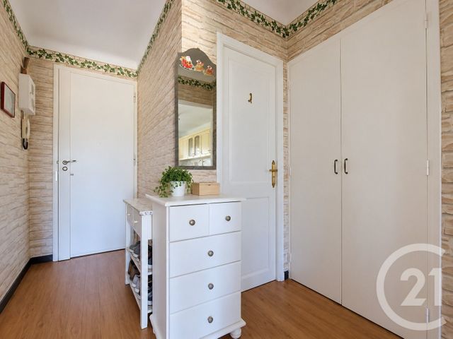 Appartement F4 &agrave; vendre - 4 pi&egrave;ces - 77,12 m2 - Draguignan - 83 - PROVENCE-ALPES-COTE-D-AZUR