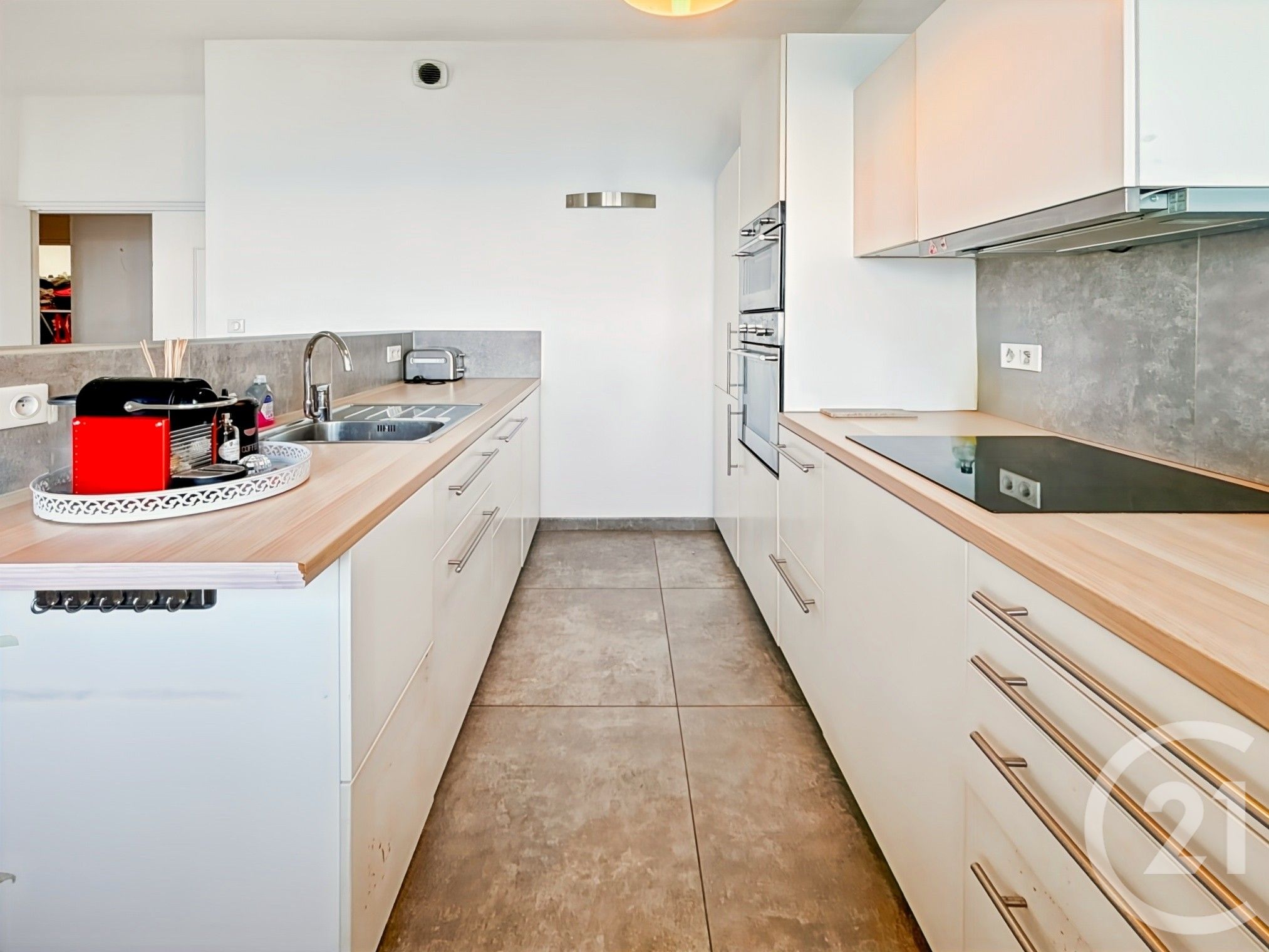 Appartement T4 à vendre - 4 pièces - 62,50 m2 - Bastia - 202 - CORSE — 6