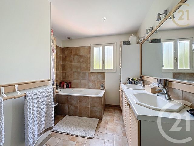 Maison à vendre - 8 pièces - 199,60 m2 - St Fargeau Ponthierry - 77 - ILE-DE-FRANCE