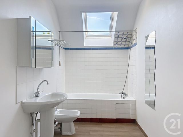Appartement Duplex &agrave; louer - 3 pi&egrave;ces - 76,51 m2 - Barbizon - 77 - ILE-DE-FRANCE