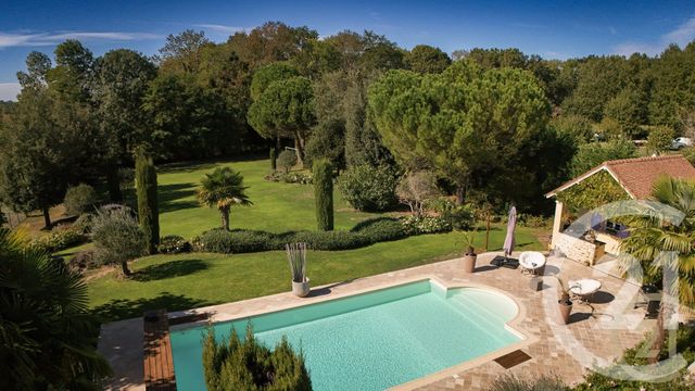 Maison &agrave; vendre - 10 pi&egrave;ces - 219,59 m2 - St Sauveur Sur Ecole - 77 - ILE-DE-FRANCE