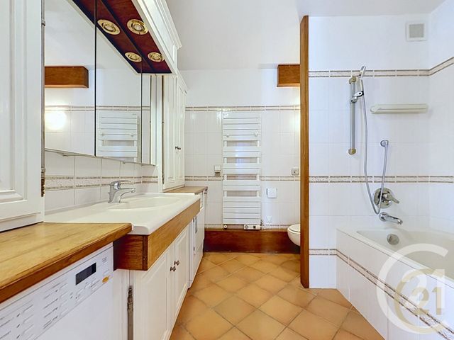 Appartement F3 &agrave; louer - 3 pi&egrave;ces - 87,20 m2 - Fontainebleau - 77 - ILE-DE-FRANCE