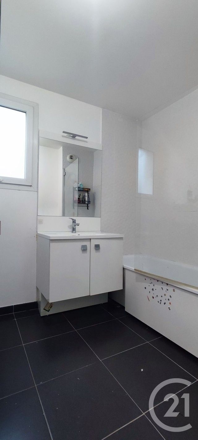 Appartement F3 &agrave; louer - 3 pi&egrave;ces - 56,35 m2 - Orly - 94 - ILE-DE-FRANCE
