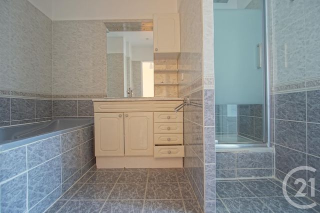 Appartement F4 &agrave; louer - 4 pi&egrave;ces - 88,04 m2 - Choisy Le Roi - 94 - ILE-DE-FRANCE