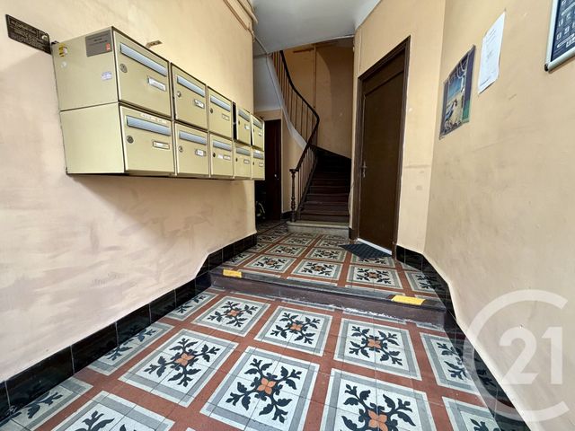 Appartement F2 &agrave; louer - 2 pi&egrave;ces - 33,50 m2 - Toulon - 83 - PROVENCE-ALPES-COTE-D-AZUR