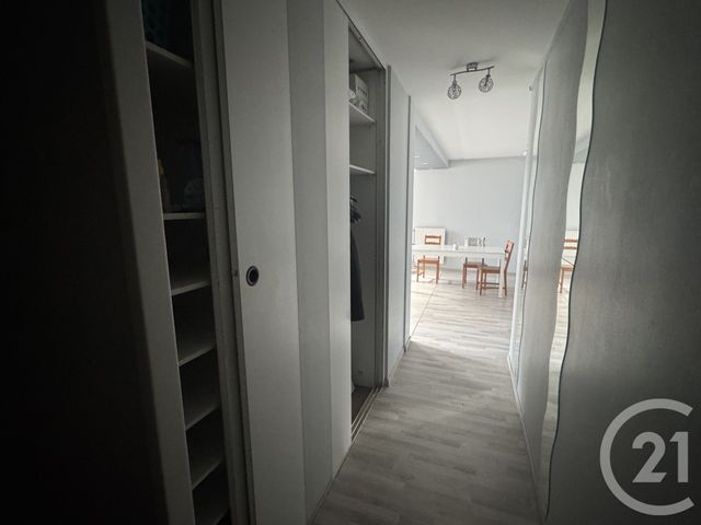 Appartement T3 &agrave; louer - 3 pi&egrave;ces - 86,11 m2 - Vaulx En Velin - 69 - RHONE-ALPES