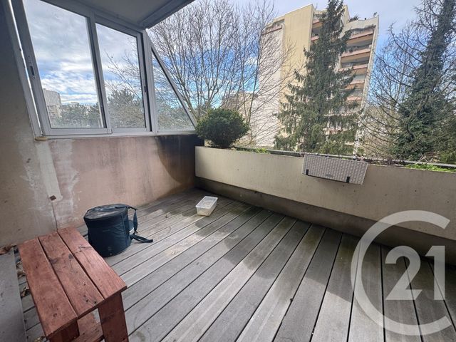 Appartement T3 &agrave; louer - 3 pi&egrave;ces - 86,11 m2 - Vaulx En Velin - 69 - RHONE-ALPES