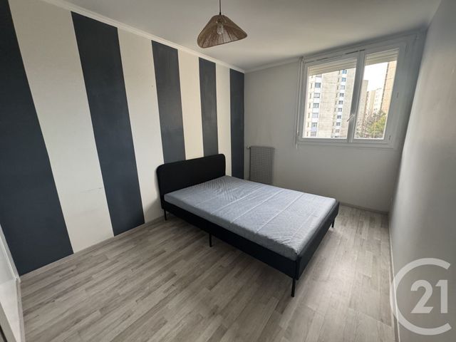 Appartement T3 &agrave; louer - 3 pi&egrave;ces - 86,11 m2 - Vaulx En Velin - 69 - RHONE-ALPES